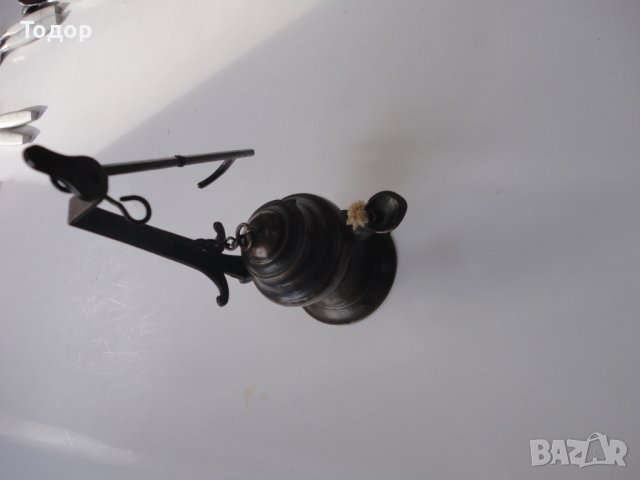 Старинна бронзова маслена лампа , снимка 1 - Антикварни и старинни предмети - 43956325