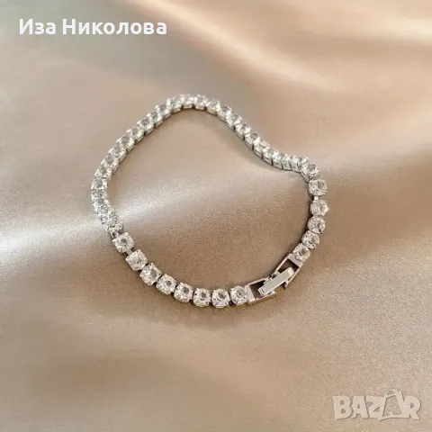 Гривна с австрийски кристали, снимка 2 - Гривни - 48549301