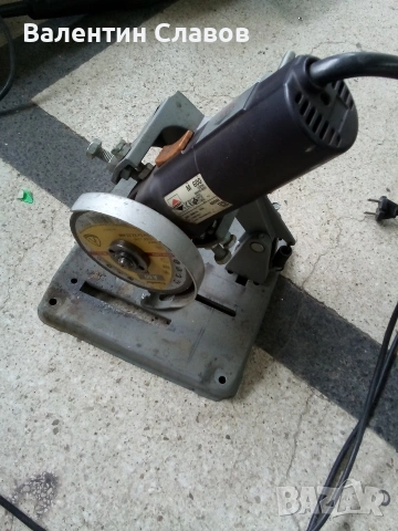 Ъглошлайф със стойка