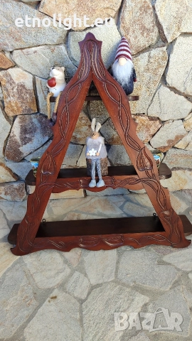 Старинна дървена триъгълна стенна етажерка с рафтчета и дърворезба , снимка 7 - Етажерки - 52747630