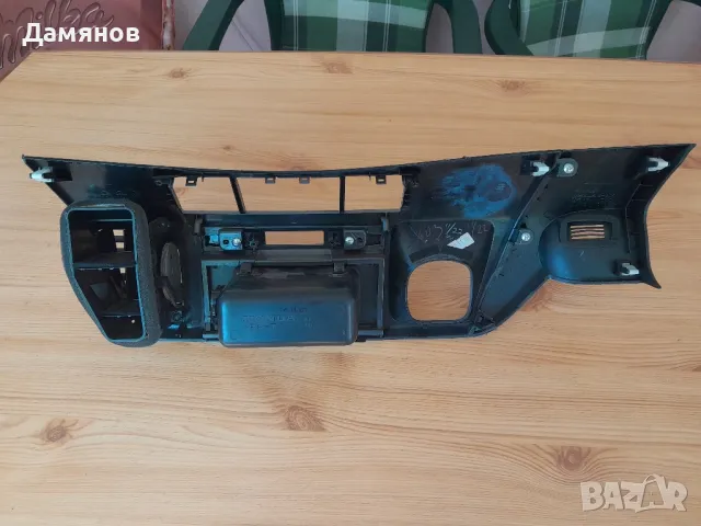 Средна конзола арматурно табло Honda Fr-v , снимка 3 - Части - 47373850