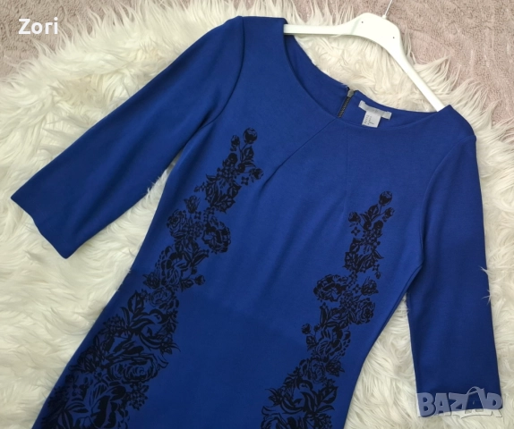 -20% СТИЛНА и ЕЛЕГАНТНА рокля по тялото в кралскосин цвят с черни шарки, снимка 2 - Рокли - 52585956