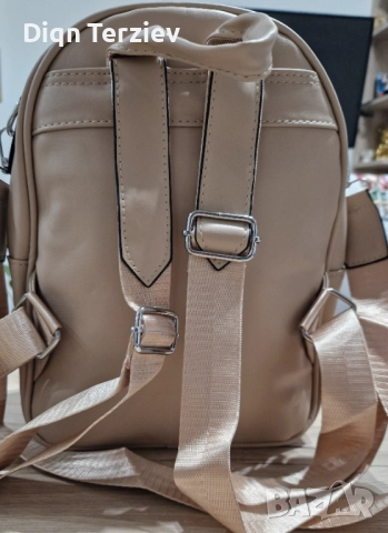 Продавам дамски раници, снимка 3 - Чанти - 52549185