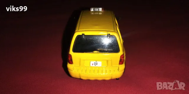 Ford Escape Hybrid - New York Taxi AmerCom 1:43, снимка 3 - Колекции - 49245423