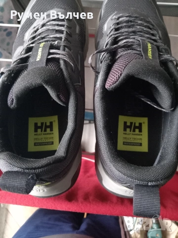 туристически обувки Helly Hansen N43, снимка 3 - Маратонки - 53454717