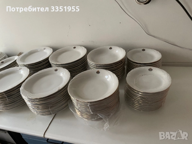 Сервиз за хранене костен порцелан, снимка 18 - Сервизи - 52849561