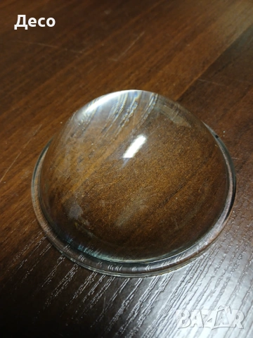 Стара оптическа леща.