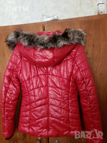 Moncler зимно яке с естествен косъм от полярна лисица на качулката, снимка 2 - Якета - 51443778