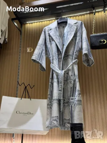 Christian Dior дамско палто , снимка 3 - Палта, манта - 48437154