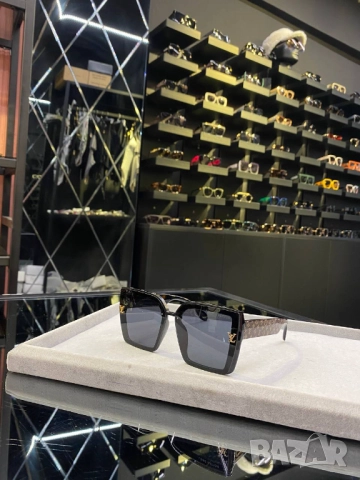 очила с черен обикновен калъф и ув защита cartier chanel, снимка 5 - Слънчеви и диоптрични очила - 51450884