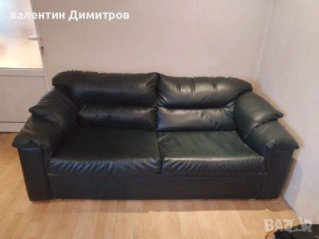 Тъмно зелен кожен диван , снимка 5 - Дивани и мека мебел - 52681223