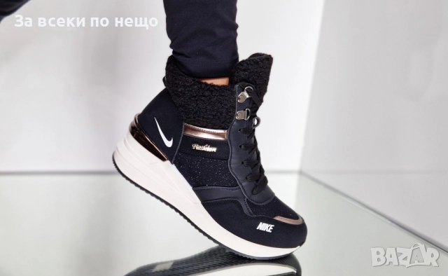 Nike Дамски Черни Меки И Топли Боти С Бяла Подметка Найк Код P1411, снимка 3 - Маратонки - 52178875