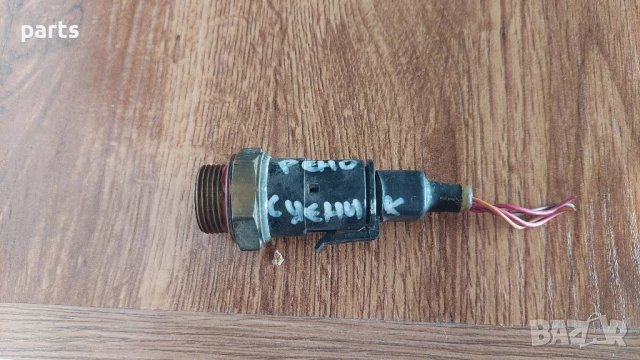 Датчик - Термошалтер Рено Меган Сценик 1.6 Бензин, снимка 4 - Части - 50719342