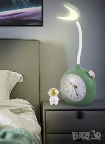 LED настолна лампа с будилник Astronaut Moon
