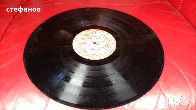 Дългосвиреща грамофонна плоча PRINCE AND THE REVOLUTION „around the world in day”, снимка 5 - Грамофонни плочи - 51331798