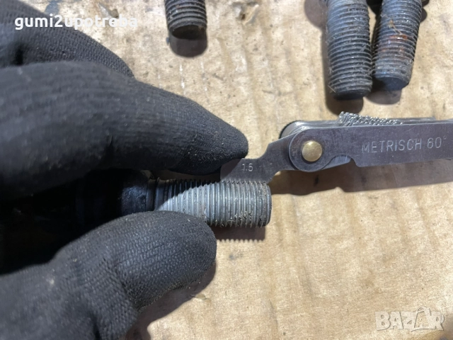 Продавам Болтове /Секретни за Джанти Porsche Cayenne М14х1.50х19, снимка 7 - Аксесоари и консумативи - 52079902