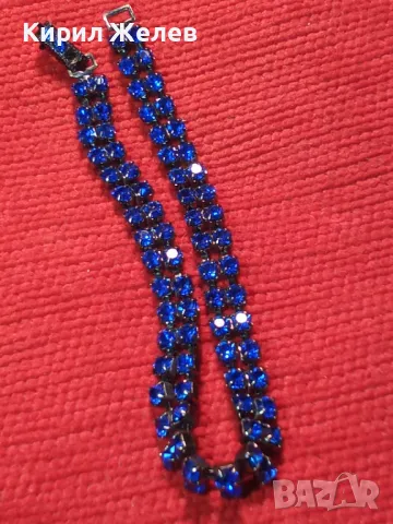 НЕЖНА ПОСРЕБРЕНА ВИНТИДЖ АРТ ГРИВНА с БЛЕСТЯЩИ ФАСЕТИРАНИ СИНИ КРИСТАЛИ 43528, снимка 10 - Гривни - 47034884