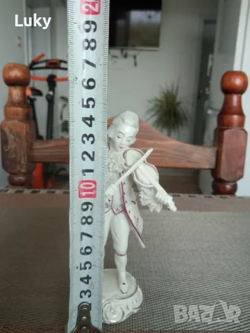 Прекрасна статуетка-Порцелан., снимка 7 - Статуетки - 50228595