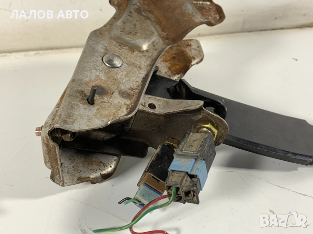Спирачен педал Нисан Терано 2 Spirachen Pedal Nissan Terrano II (92-07)г. , снимка 2 - Части - 51615639
