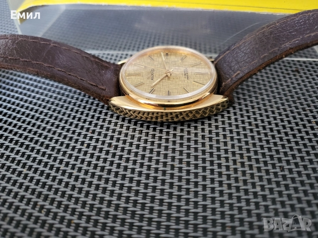 Колекционерски часовник HMT ANAND, снимка 4 - Колекции - 52855835