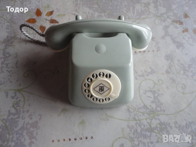 Невероятна бакелитова музикална играчка телефон TN