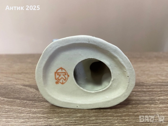 Винтидж порцеланова статуетка „Момче със самолет“, СССР, снимка 3 - Антикварни и старинни предмети - 53237171