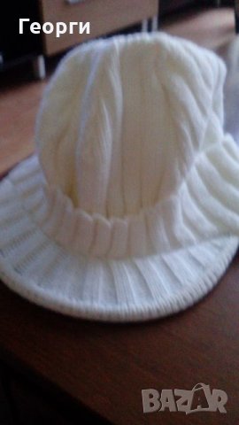 Зимна шапка, снимка 1 - Шапки, шалове и ръкавици - 27272045