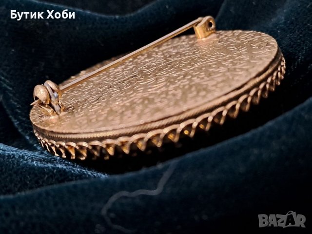 Винтидж брошка с порцелан, Чехословакия , снимка 4 - Антикварни и старинни предмети - 39955634