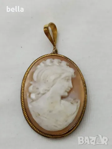 Сребърен стар  медальон-камея -сребро с позлата,маркировка 800 проба.