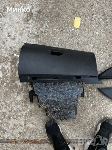 Рено Флуенс, Меган / Renault Fluence, Megane / Предно табло, Жабка, снимка 7 - Части - 43166876