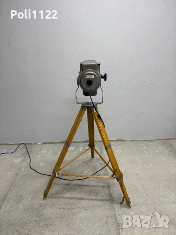 Винтидж индустриален прожектор на дървен статив, снимка 6 - Антикварни и старинни предмети - 53390560