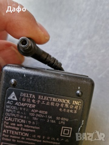 Оригинално зарядно за MSI 19V 3.16A , снимка 2 - Лаптоп аксесоари - 43325519