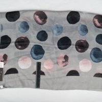 Дамски шал в сиво с ефектен принт на точки Art of Polo, снимка 3 - Шалове - 43097947