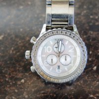 Дамски часовник Nixon Minimize The 42-20 Chronograph със Swarovski кристали, снимка 5 - Дамски - 43398933