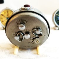 Часовник будилник МИР 3бр. работещи профилактирани, снимка 15 - Антикварни и старинни предмети - 43958770