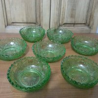 Стъклени купички цветно стъкло , снимка 1 - Антикварни и старинни предмети - 39732603