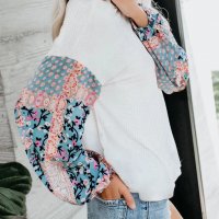 Дамски топ в бяло с ефектни ръкави на цветя, снимка 6 - Блузи с дълъг ръкав и пуловери - 39636321