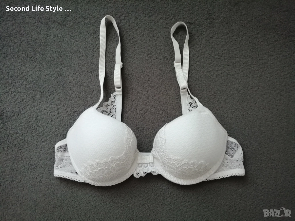 70B Triumph бял луксозен дантелен сутиен, снимка 1