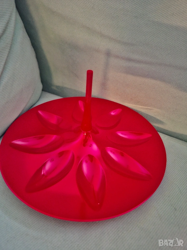 подарявам нова поставка за ордьоври , снимка 1