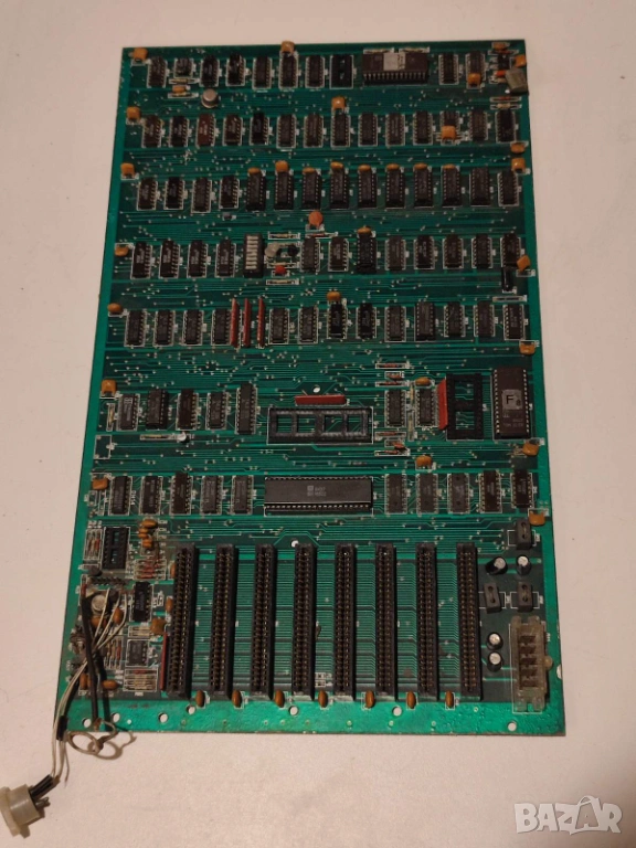 Части платка с процесор от ретро компютър Правец 8, снимка 1
