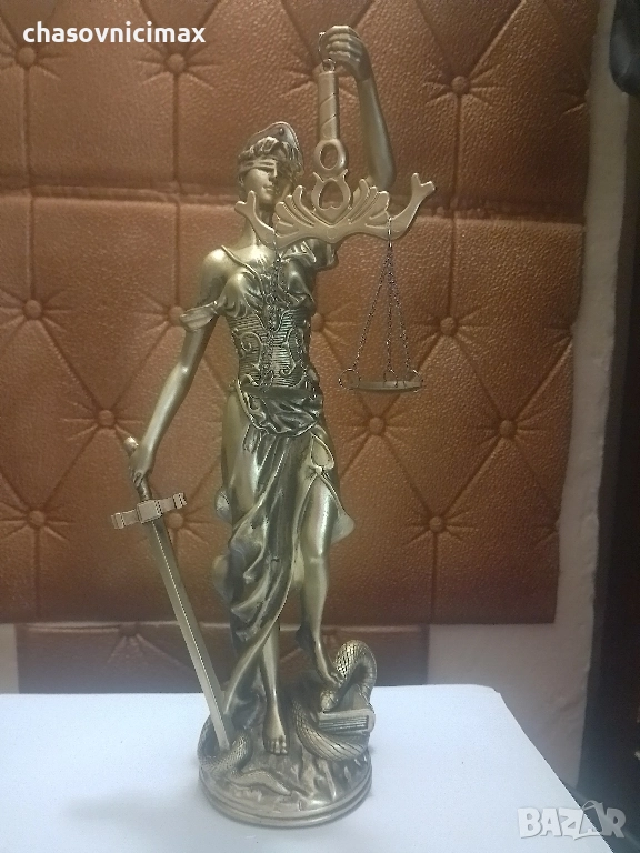 статуетка Темида-33см., снимка 1