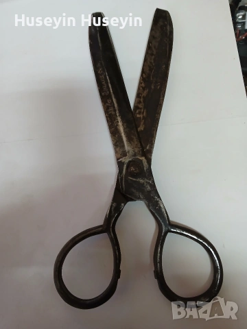 Много стара шивашка ножица изработена от майстор ковач гр.Сливен