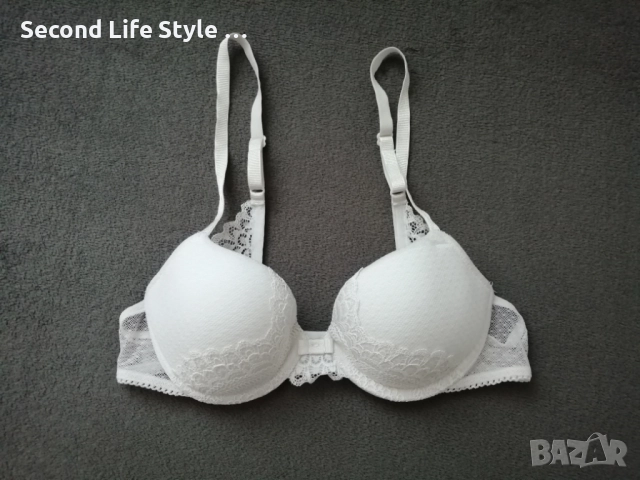 70B Triumph бял луксозен дантелен сутиен