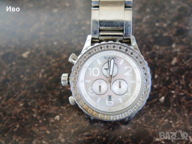 Дамски часовник Nixon Minimize The 42-20 Chronograph със Swarovski кристали, снимка 5 - Дамски - 43398933