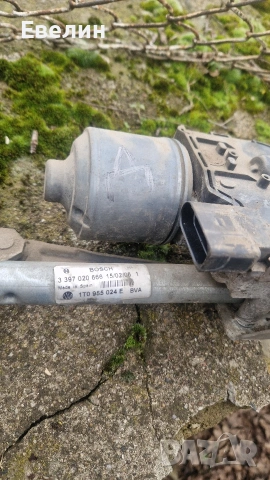 дясно моторче чистачки Bosch ,VW Touran 2006г, снимка 4 - Части - 53476567