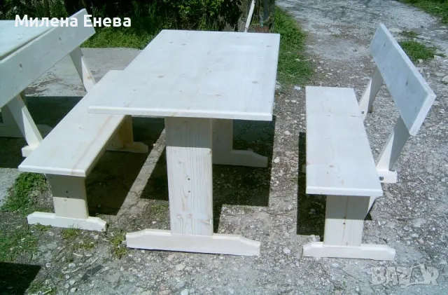 Нови дървени  маси с пейки
