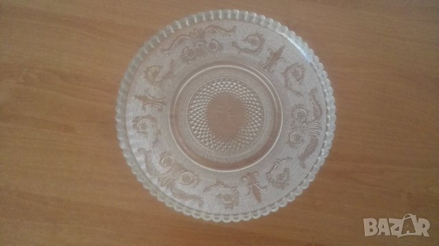 Стъклена чиния / плато