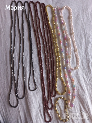 Мъниста усмивки, полимерни, хематит, перлички, букви, нанизи, снимка 5 - Гривни - 48840293