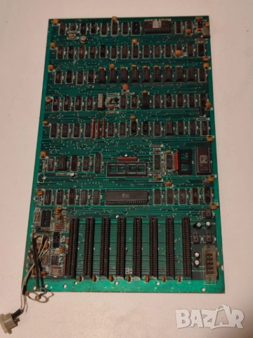 Части платка с процесор от ретро компютър Правец 8