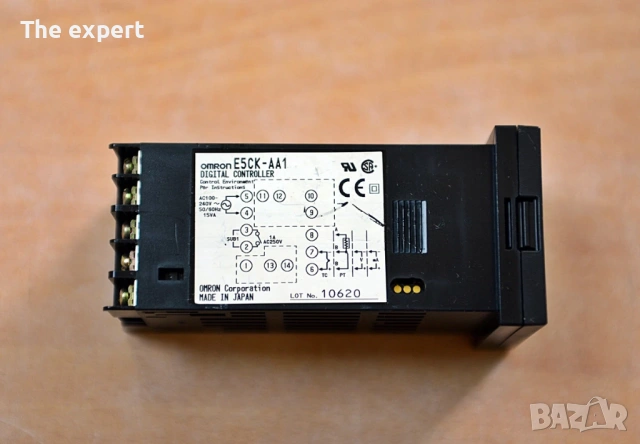 Omron Цифров температурен контролер E5CK-AA1, снимка 2 - Друга електроника - 53166569